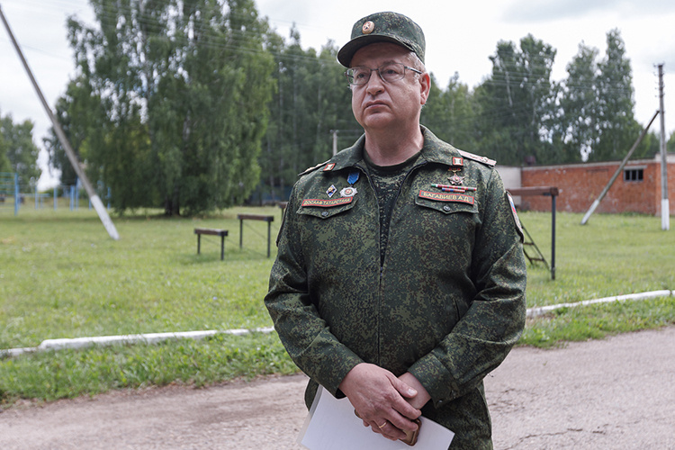    Айрат Багавиев: «По расписанию у нас огневая подготовка, тактика и тактическая медицина» Фото: Сергей Елагин