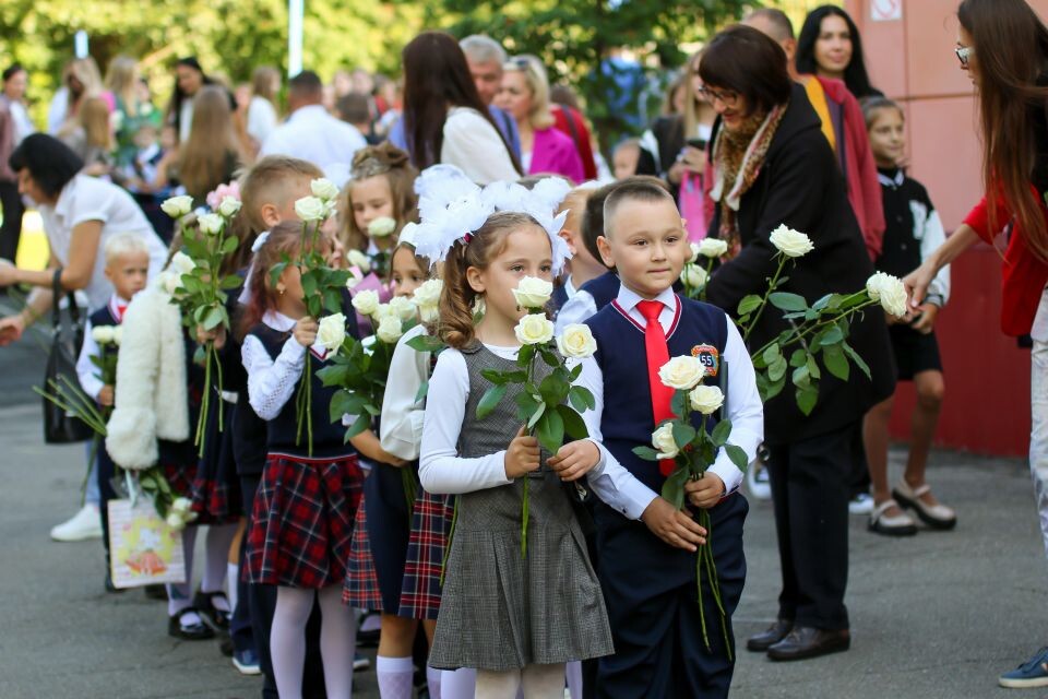    1 сентября в Барнауле, 2023 год. Источник: Виталий Барабаш