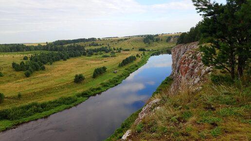 Любуемся на Урал на скалах реки Реж