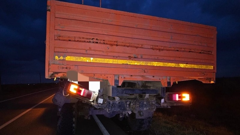    Водитель легкового автомобиля не выдержал безопасную дистанцию до грузовика Фото: Госавтоинспекция Ставропольского края