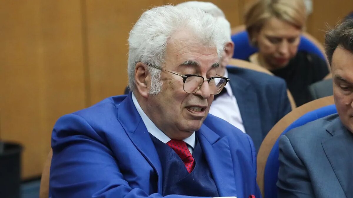    Заслуженный учитель России Евгений Ямбург.