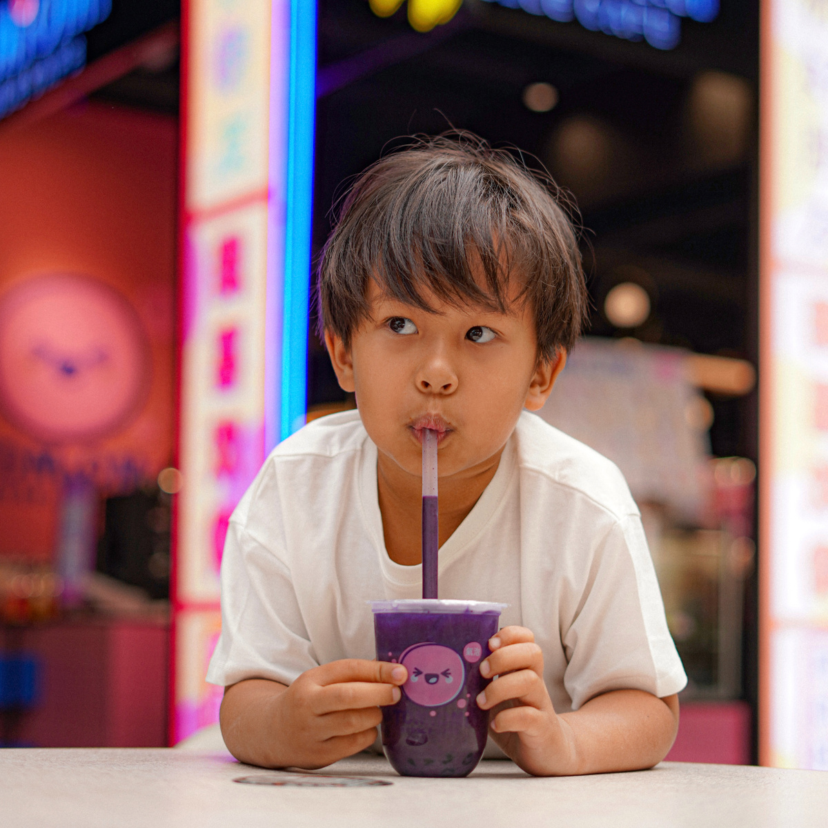 Если вы ещё не пробовали bubble tea, обязательно сделайте это в TOMIOMI — возможно, он станет и Вашим любимым напитком! 