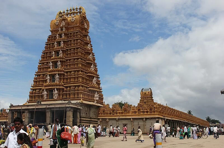 Храм Вирупакша. Фото newsbharati.com