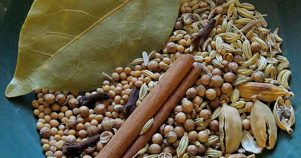 Магия специй: Как комбинировать приправы для уникальных блюд