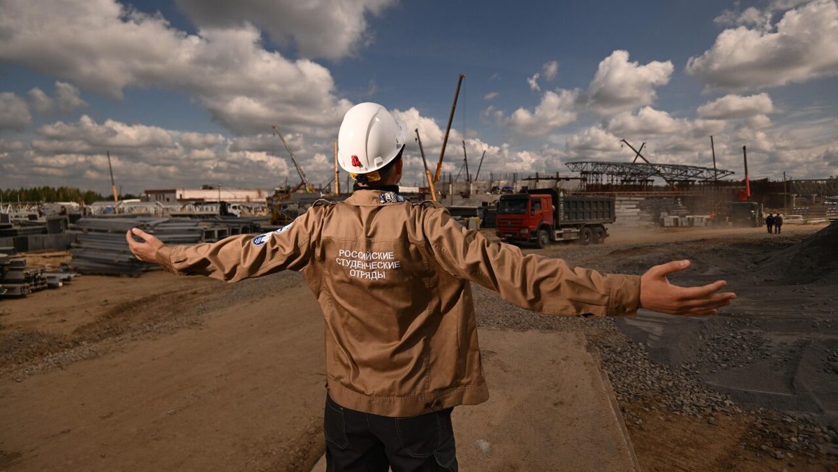    Стройка Сибирского кольцевого источника фотонов. Фото: пресс-служба движения Российские студенческие отряды