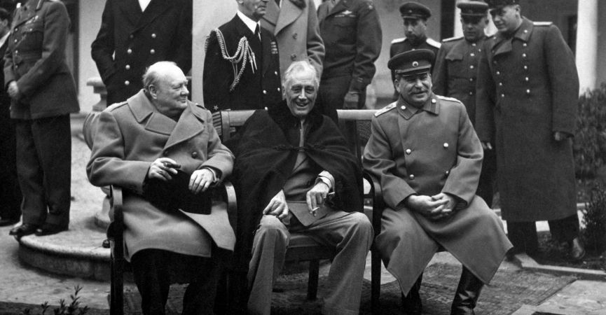 Впервые выражение «холодная война» употребил знаменитый английский писатель Джордж Оруэлл 19 октября 1945 г. в статье «Ты и атомная бомба» в британском еженедельнике «Трибьюн». В официальной обстановке первым это определение озвучил советник президента США Гарри Трумэна Бернард Барух, выступая перед палатой представителей штата Южная Каролина 16 апреля 1947 г. С этого времени понятие «холодная война» стало применяться в журналистике и постепенно вошло в политический лексикон.

Укрепление влияния