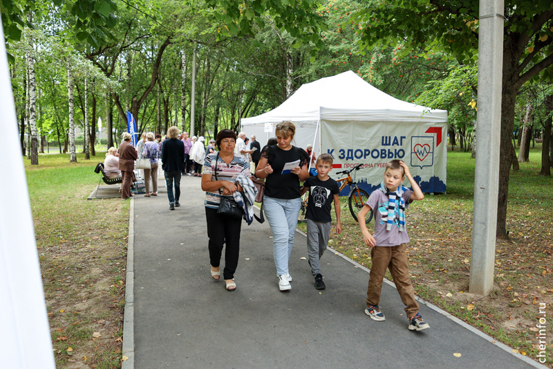    Мобильные городки здоровья будут работать в Череповце до конца лета. 6 августа шатры установили в парке 200-летия.