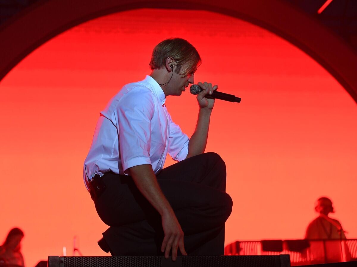    Музыкант, певец, продюсер и актёр, диджей и телеведущий Иван Дорн выступает в Нижнем Новгороде © РИА Новости / Екатерина Чеснокова