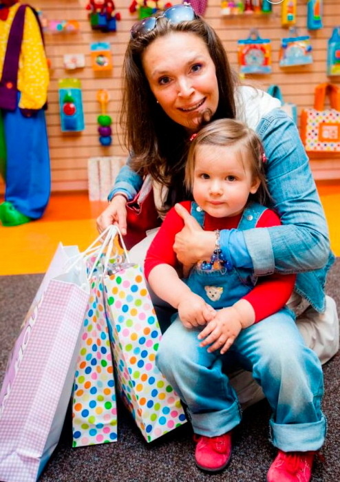  Марина Могилевская с дочкой Машей. / Фото: www.woman.ru
