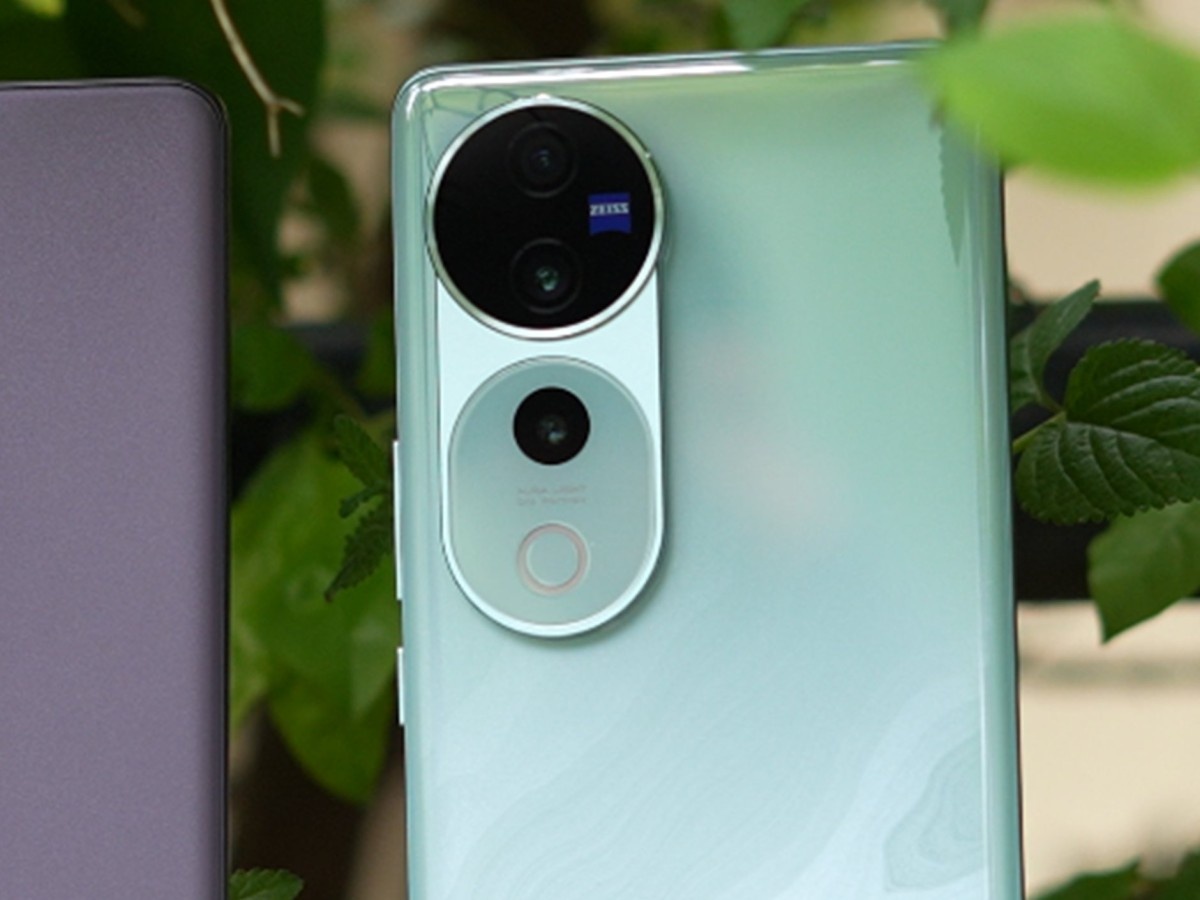    Представлен vivo V40 Pro: четыре камеры по 50 Мп, батарея на 5500 мАч и экран с яркостью 4500 нит