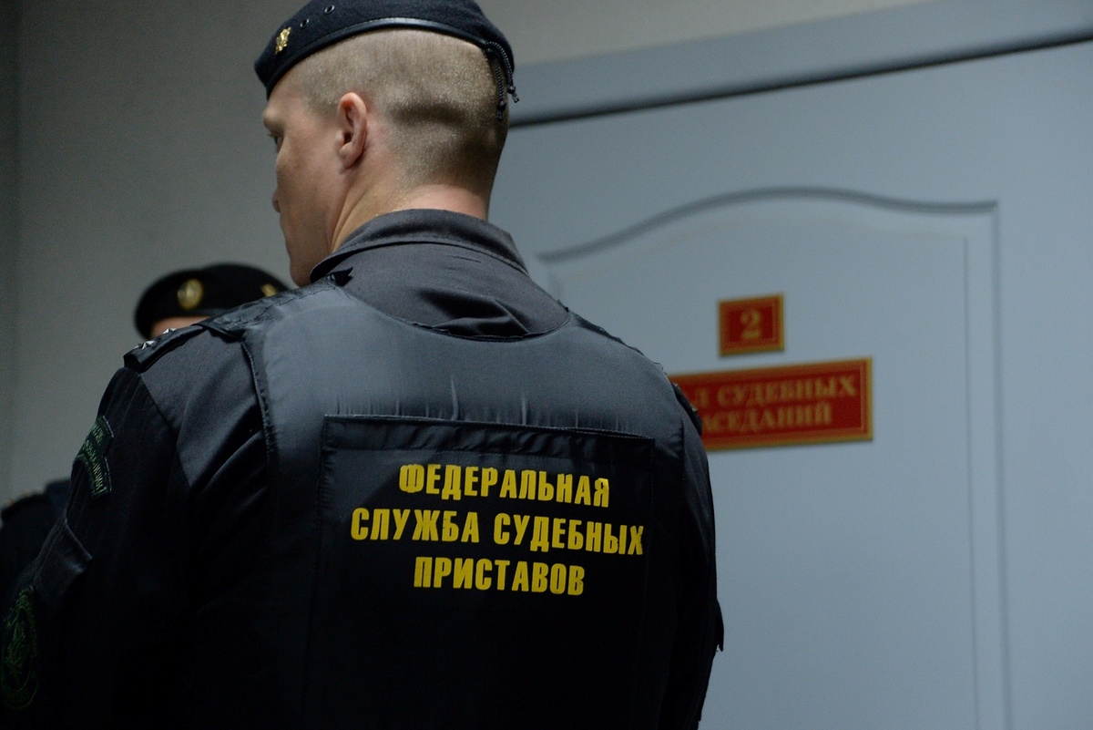 Судебные приставы втайне продали 1-комнатную квартиру женщины за долги, хотя она регулярно вносила платежи