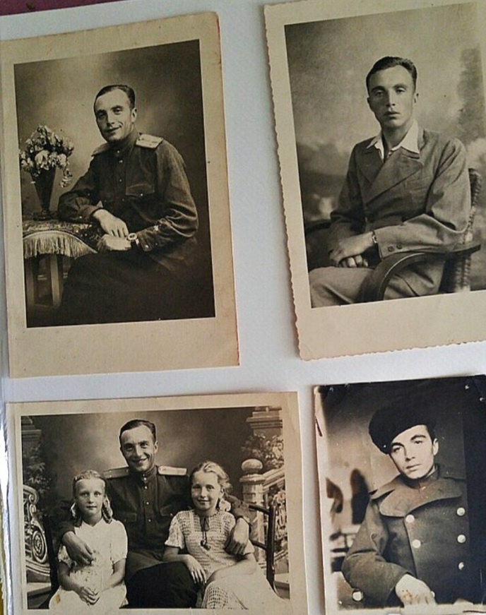 Вместо картинок из нейросети, решила показать вам фото своего покойного дедушки-ветерана. Дошёл до Берлина. Фото слева дедушка с двумя немецкими девочками Лизой и Гердой, они были дочерьми его квартирной хозяйки в Берлине. Принимал участие во взятии Берлина. Горжусь, люблю, спи спокойно 