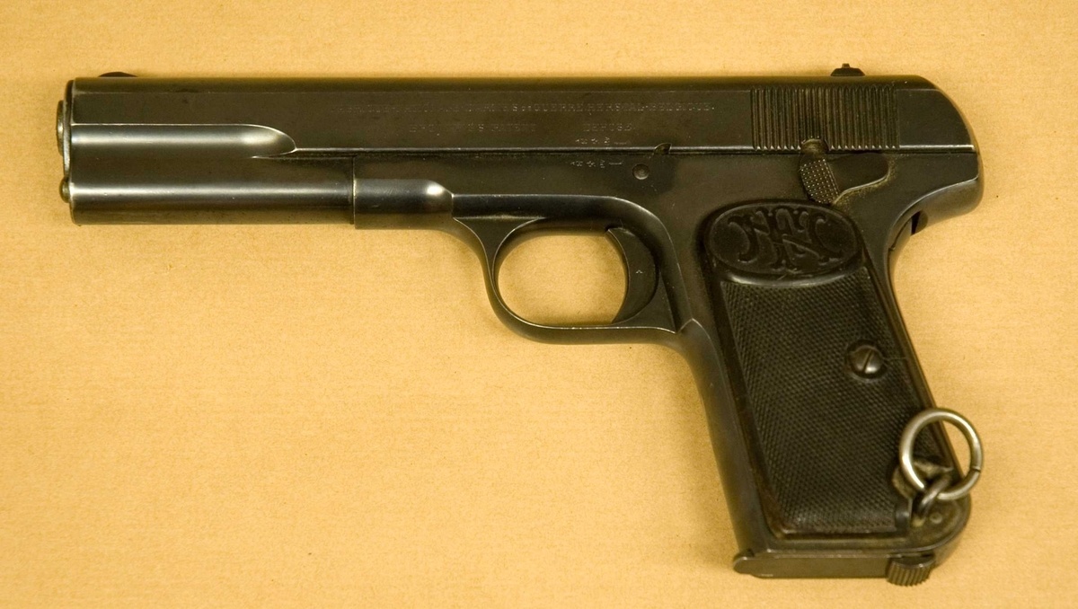 FN Model 1903 под патрон 9х20 мм. Внешнее сходство сразу бросается в глаза. Внутри же ТТ имеет больше общего с М1911. (Открытый источник фото Swedish Army Museum, CC BY 4.0)