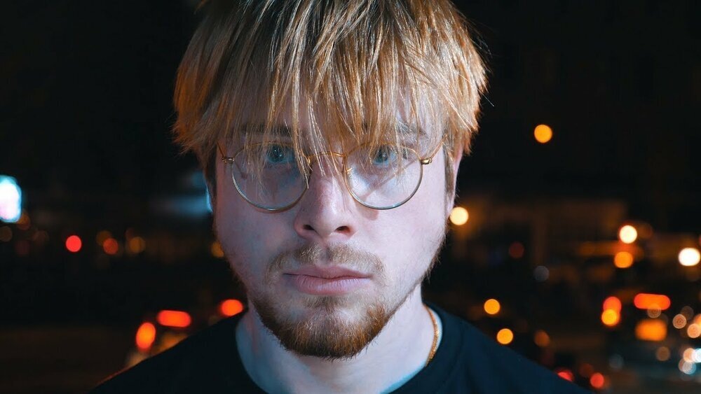 Джеймс Александр Каневский — Американо-русский артист родом из Калифорнии