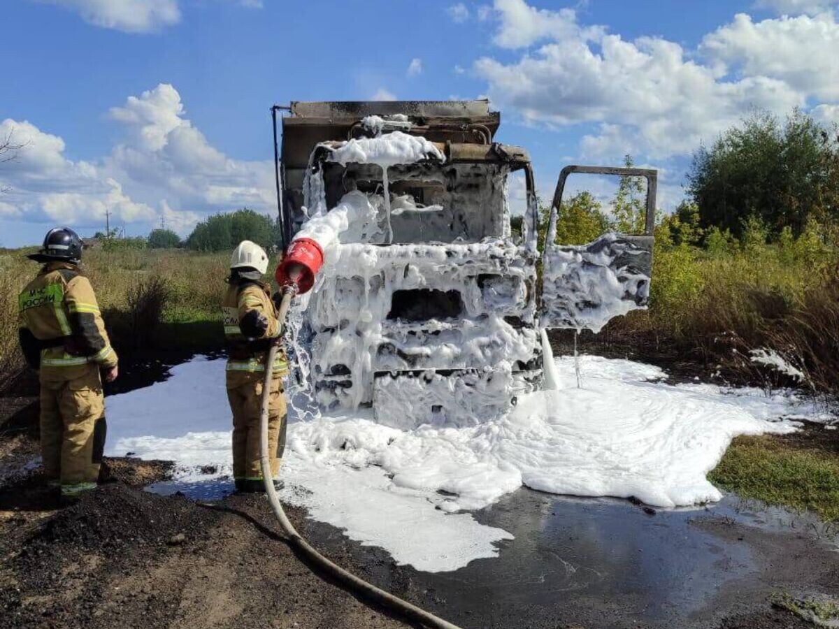    Сгоревший самосвал в Нижегородской области© Фото : ГУ МЧС России по Нижегородской области