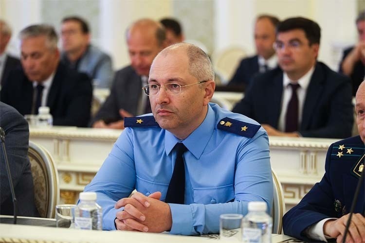    Прокуратура РТ потребовала пересмотреть транспортную доступность для школ. Мэр поручил доработать нормативы.   
Фото: Андрей Титов