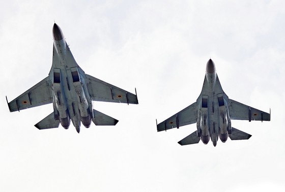    Истребители F-16