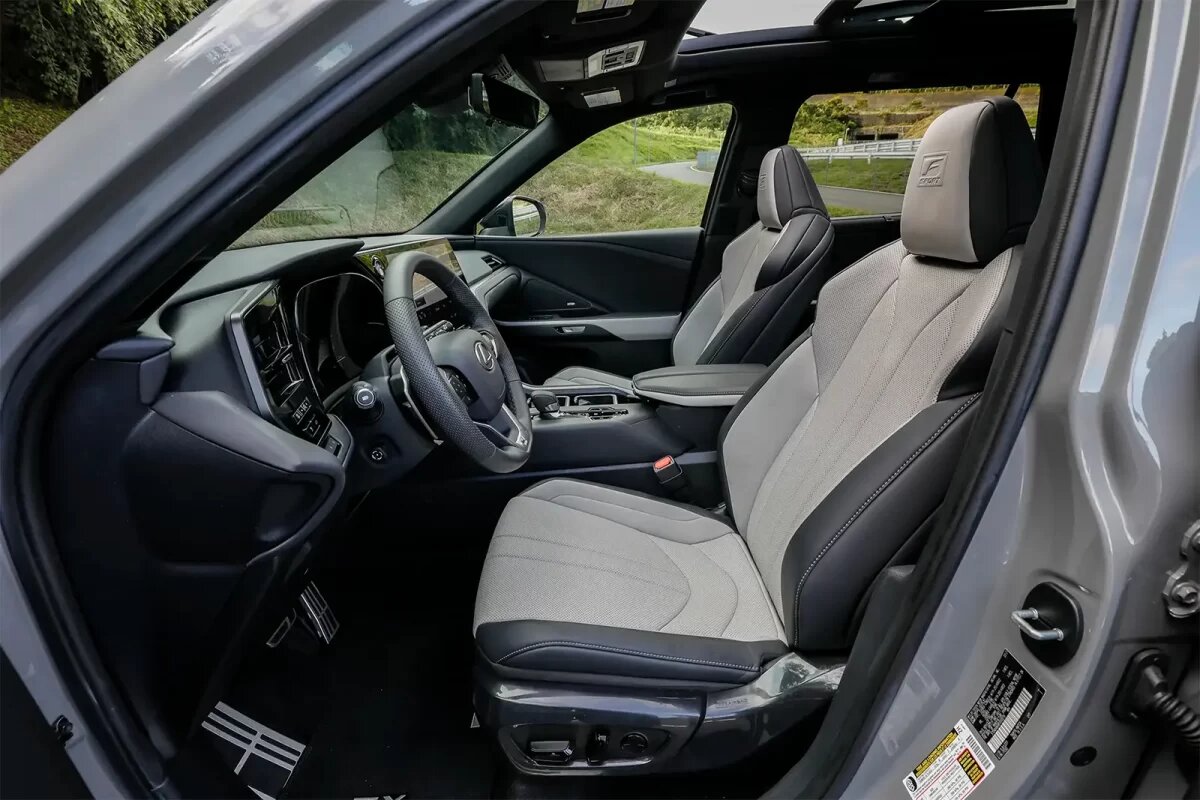 Lexus TX взято с сайта ironhorse.ru