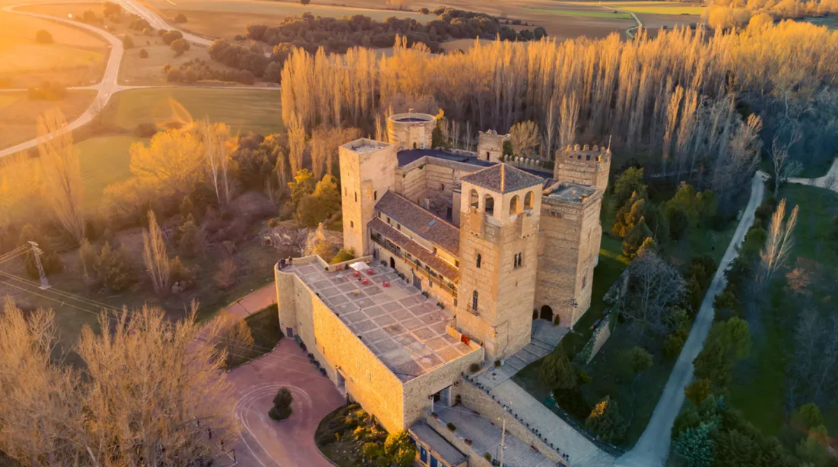 Замок в Испании 3,684 sqm- Цена: $16,397,528 
