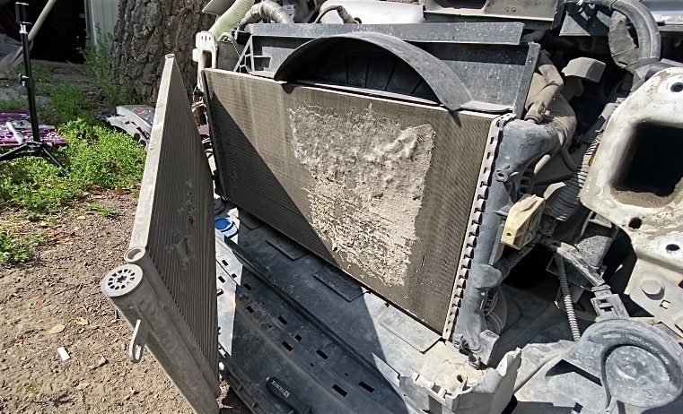 Вот такая шуба пыли встречает нас, при разборе