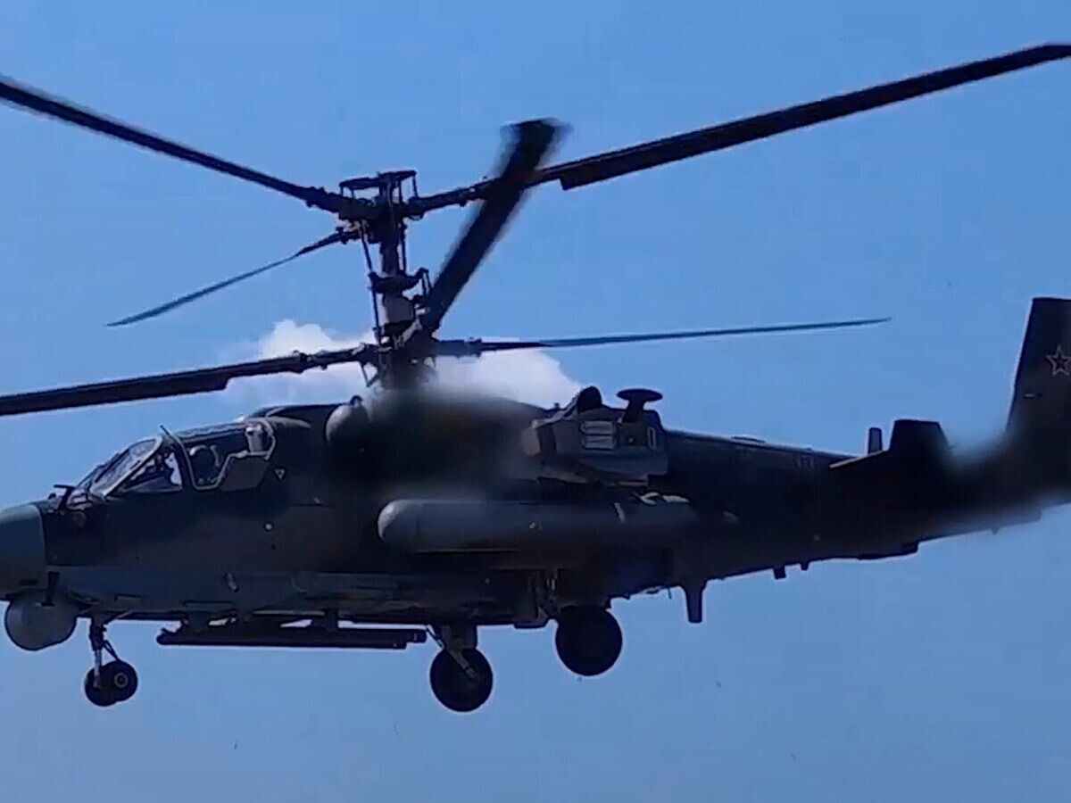    Кадры ударов Су-25 ракетами С-8 по технике ВСУ на границе с Курской областью© Министерство обороны РФ