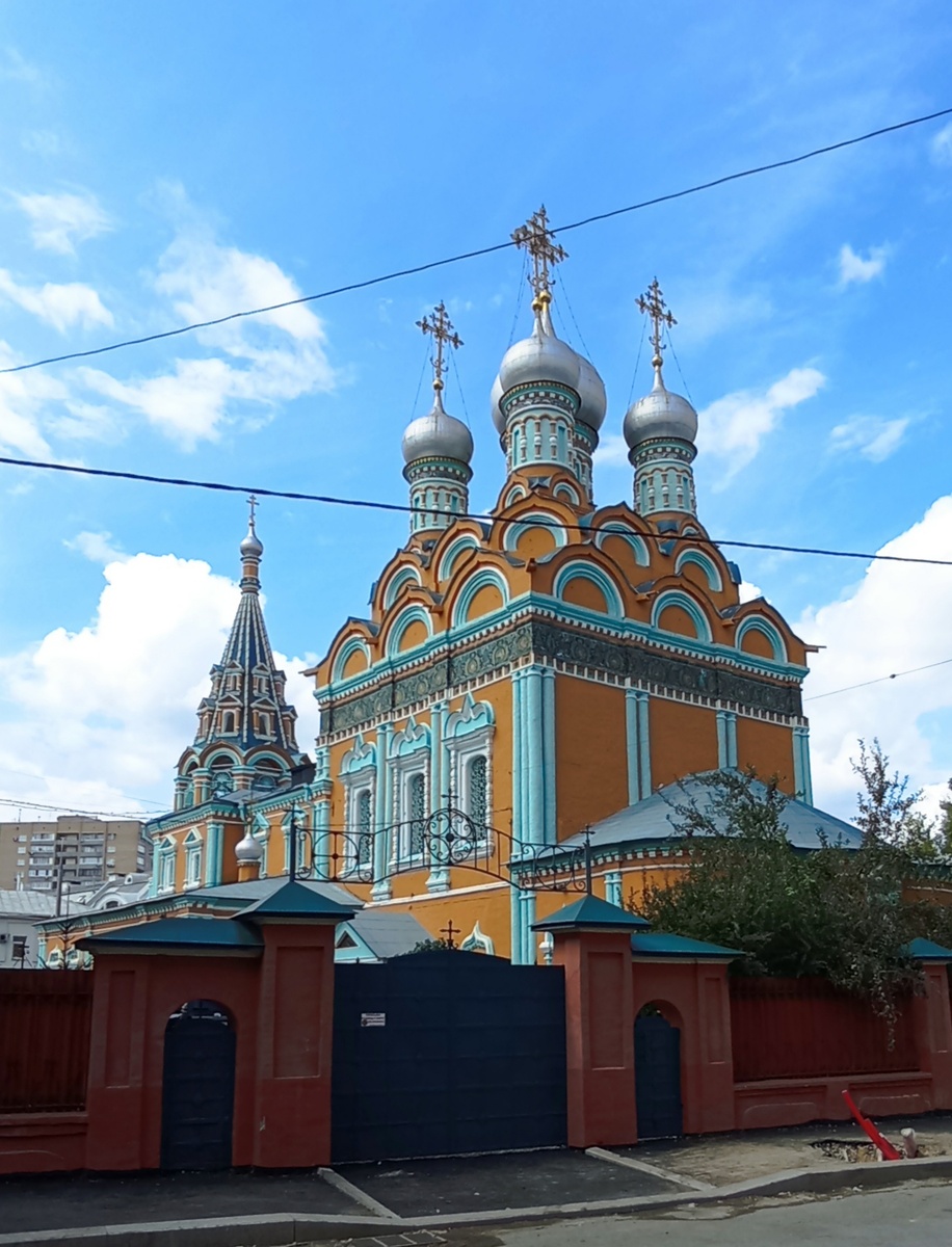 Храм Святителя Георгия Неокесарийского в Дербицах(православный приходский храм в московском районе Якиманка). Здесь и далее фото автора и (или) из личного архива автора, если не указано иначе.