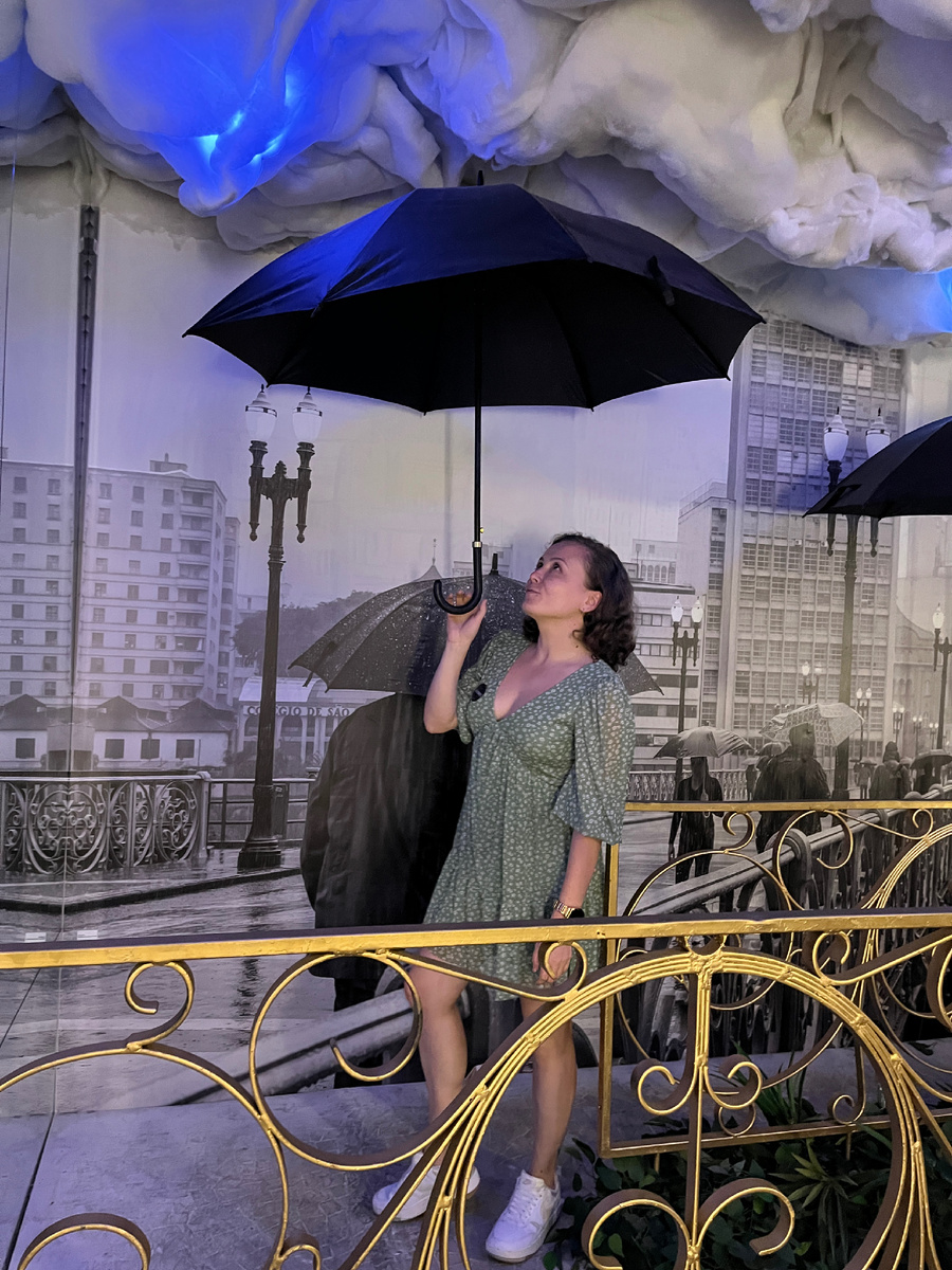 Фотографируемся с мамой в Фарол Сантандрэ в Сан-Пауло 6 июля 2024 года 