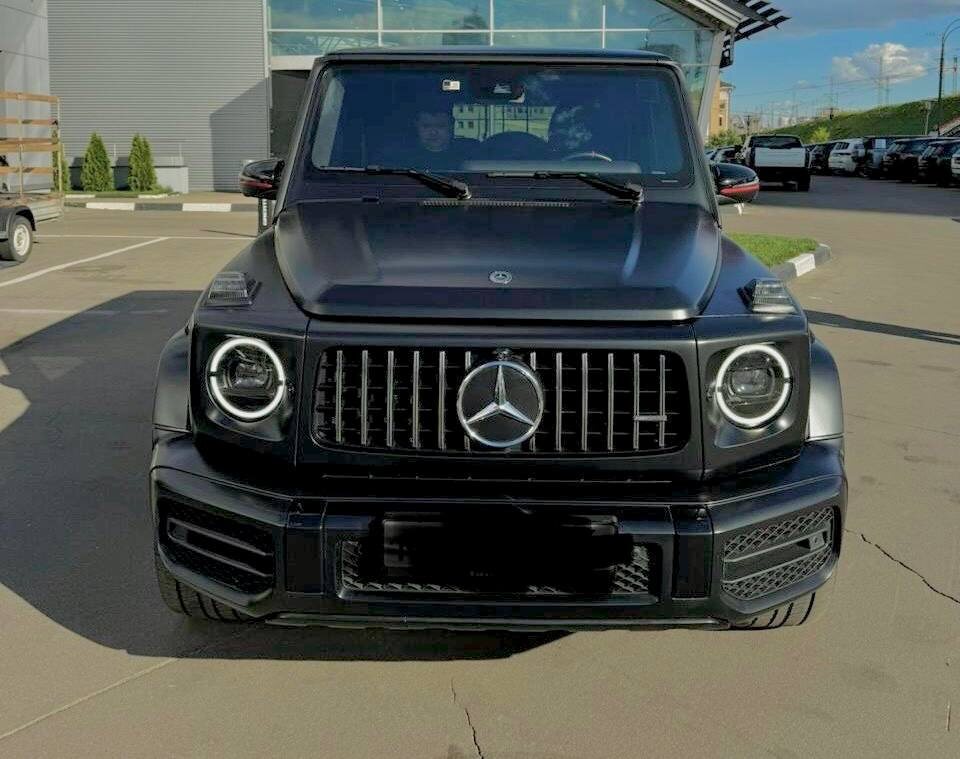 ✅ В продаже: Mercedes-Benz G63 Edition OneГод выпуска: 2019Кузов: чёрный матовыйСалон: чёрный с краснымКуплен в РФ, у оф.дилера, дополнительно установлены доводчики, бесключевой доступНаличные: 18.400.000 ₽