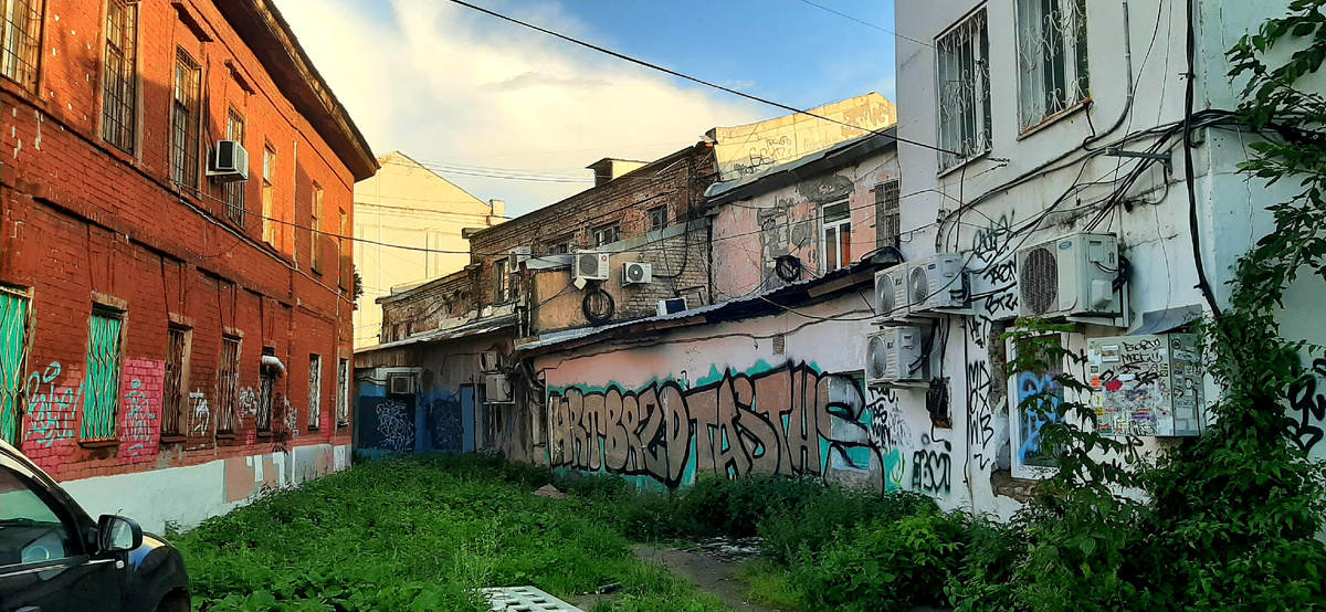 Из-за всех перипетий я совершенно забыла сфотографировать номер, а он был ничего