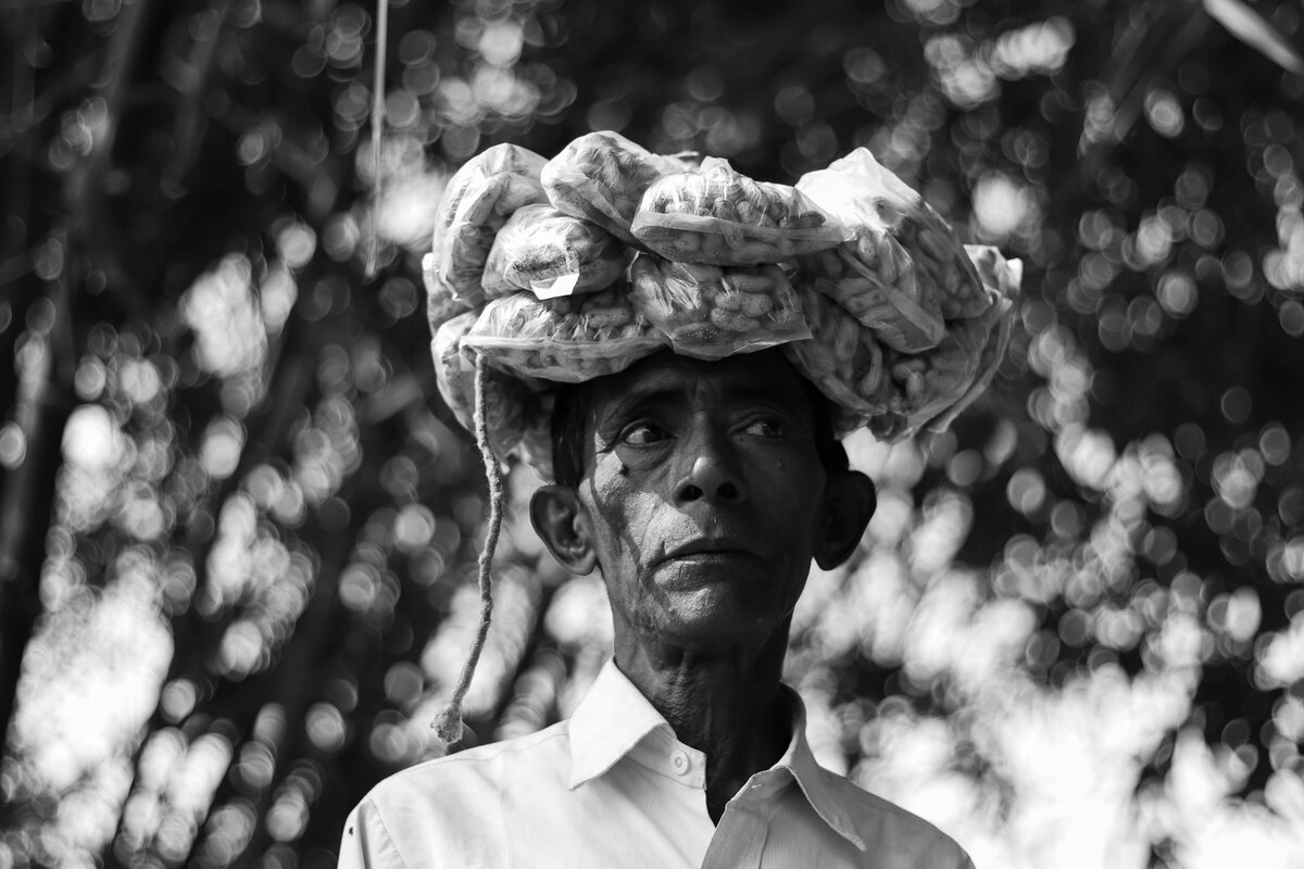 Да, кто-то носит на голове в том числе и арахис - почему бы и нет?!