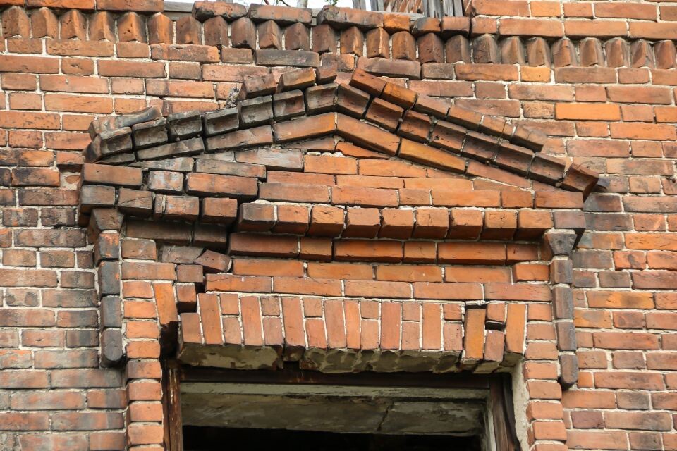    Дом купца Поскотинова на улице Мало-Олонская, 21/​Знаменский переулок, 3. Август 2024 года. Источник: Виталий Барабаш