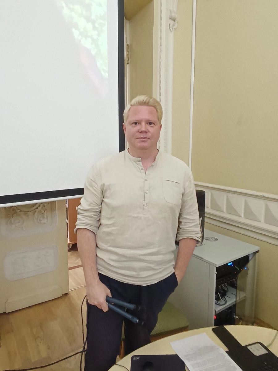 Один из организаторов фестиваля – тележурналист Андрей Смирнов