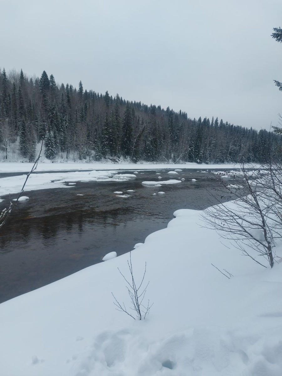 Река Усьва в переводе с коми-пермяцкого - «падающая с шумом вода »