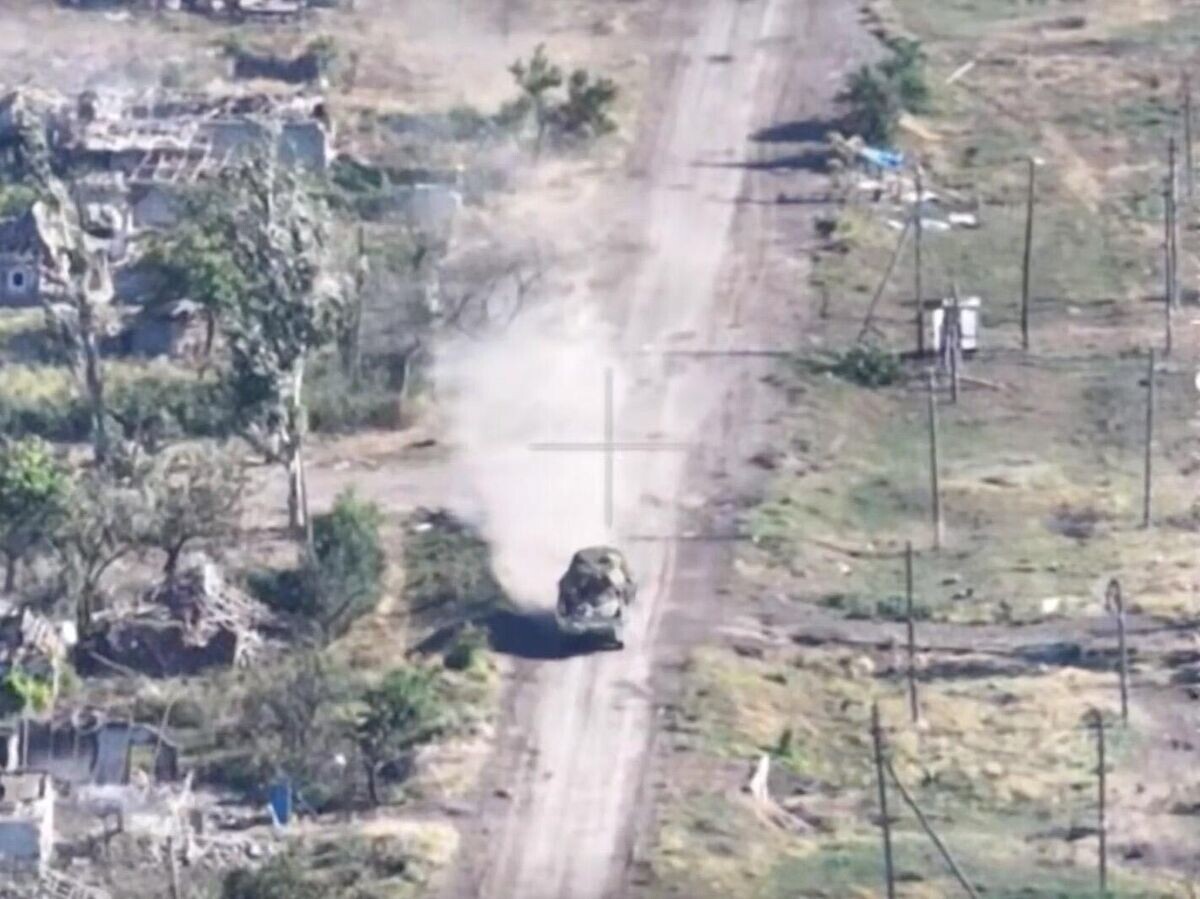    Водитель БТР-82А бригады морской пехоты ТОФ в одиночку прорвался сквозь линию обороны ВСУ при освобождении села Урожайное© Минобороны России