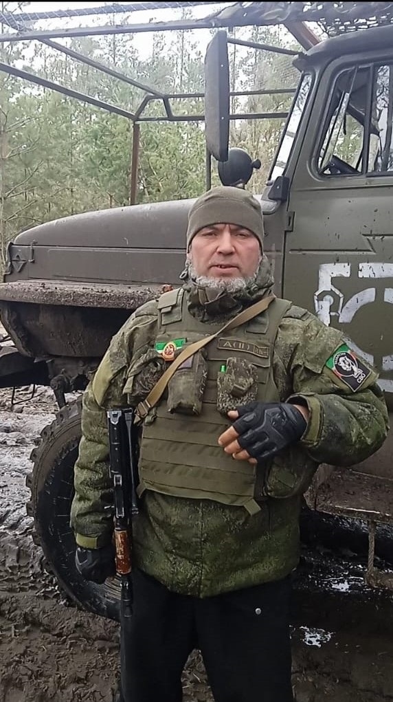  Рашид возле своего «Урала» 15 февраля 2024 года. Фото из архива бойца. ​