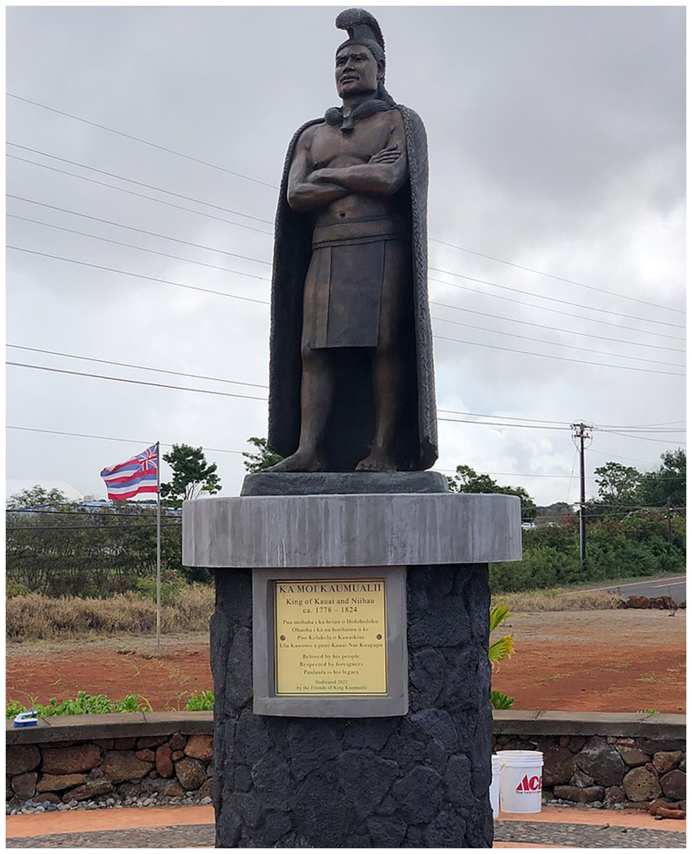 Монумент Каумуали в государственном историческом парке Русский форт Элизабет в деревне Пакала, Кауаи, Гавайи. Фамартин (CC BY-SA 4.0)
