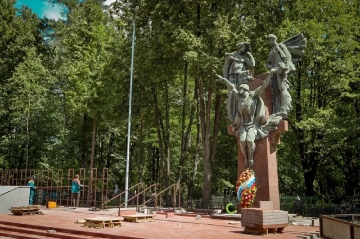    Реконструкцию мемориала на улице Почтовой в Брянске завершат к 17 сентября