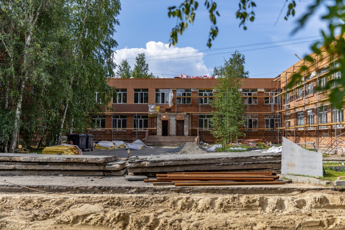    В Сургуте идёт капитальный ремонт школы №8, одной из старейших в городе