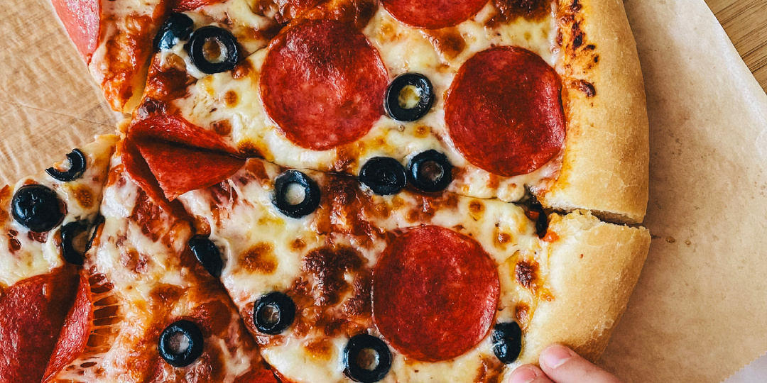 Хрустящая корочка и тянущийся сыр-это всё она, домашняя пицца 🍕