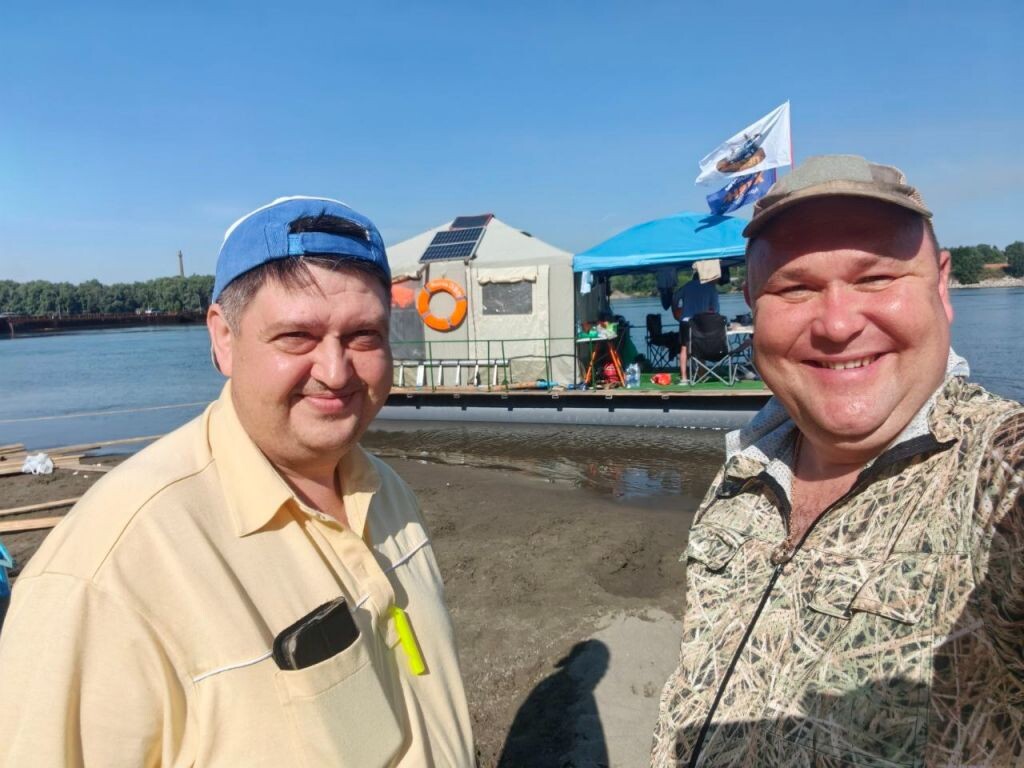     Сплав на плоту по Оби. .предоставлено участниками сплава