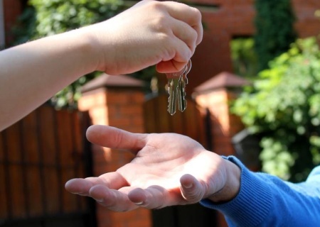    Власти России выделили жителям Курской области сертификаты на покупку жилья в других регионах страны