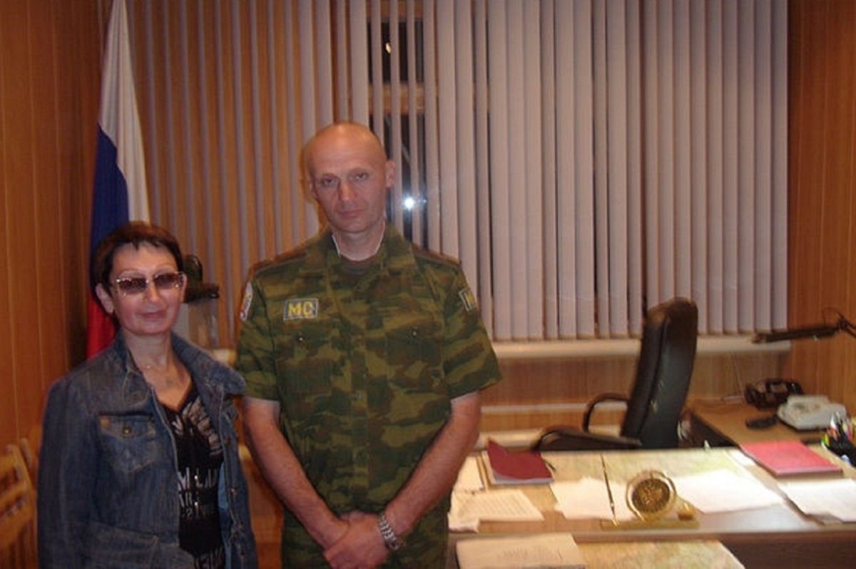    Галина Сошкина с главкомом миротворческих сил в Южной Осетии Маратом Кулахметовым