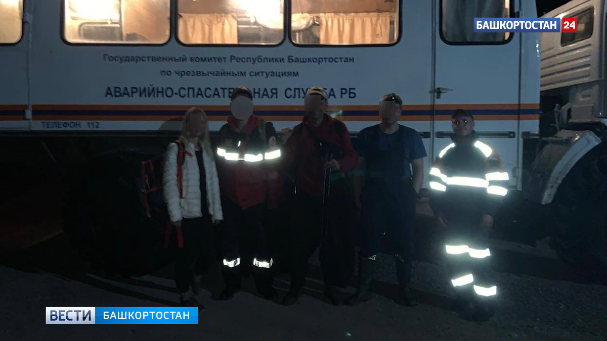    В Башкирии медведь загнал туристов в реку