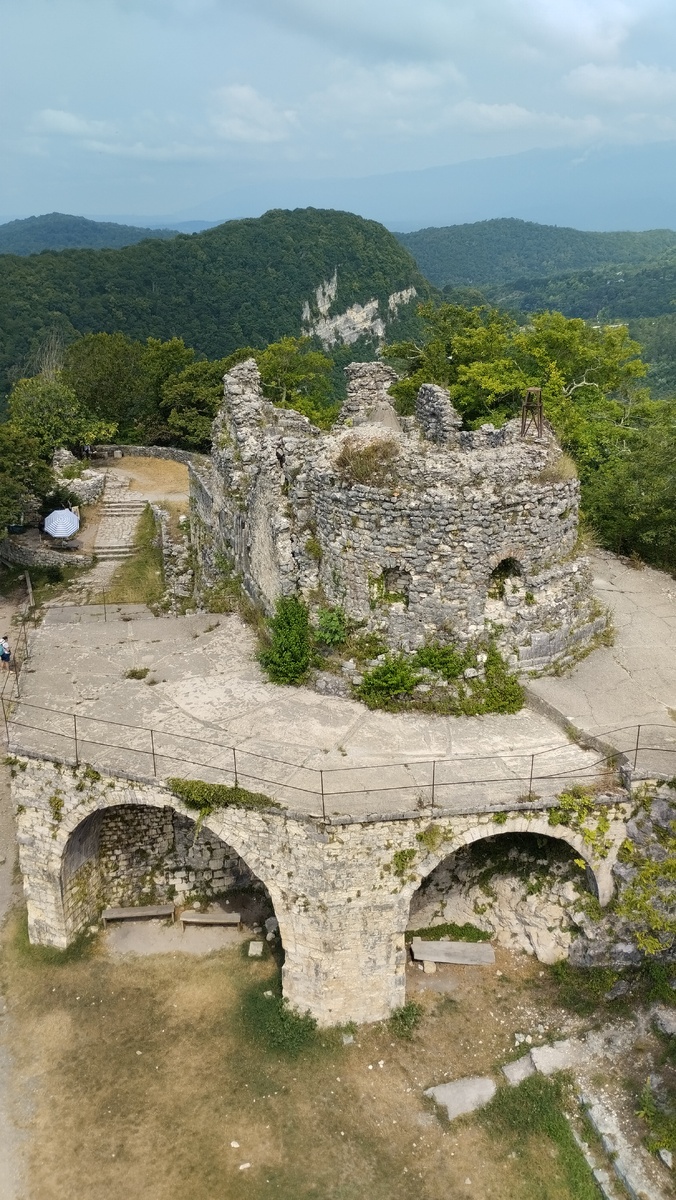Вид с Анакопийской крепости, г. Новый Афон, фото автора