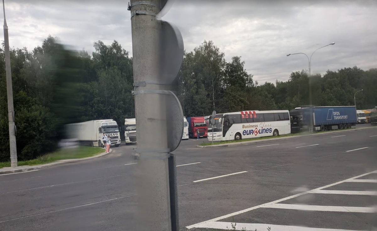 Большие очереди грузовиков на границе