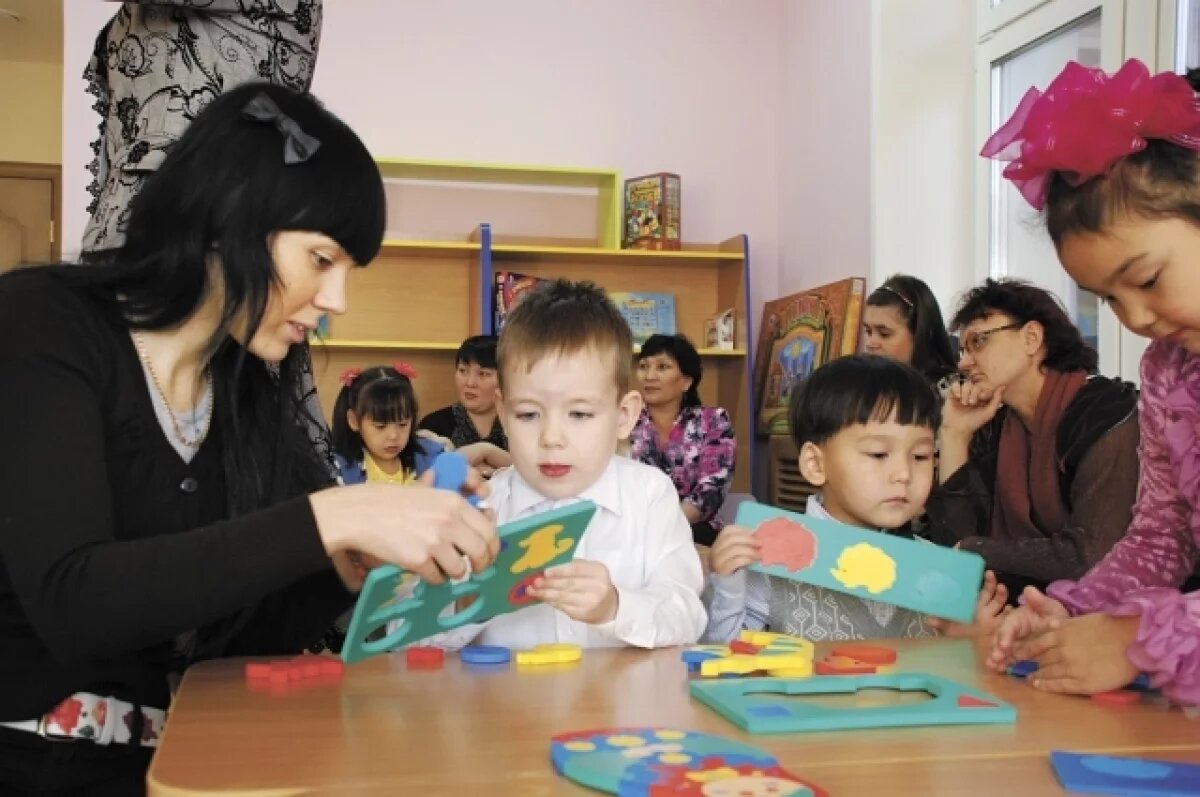    Столярова: должность логопедов не сокращают, специалисты на переобучении