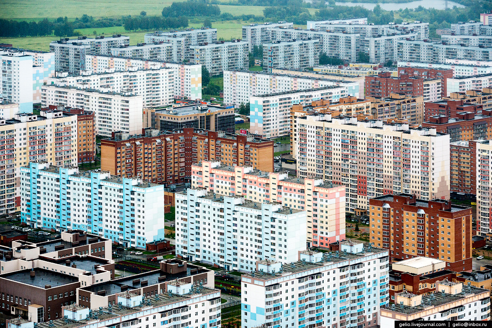 За последние годы в стране построено миллионы квадратных метров жилья.