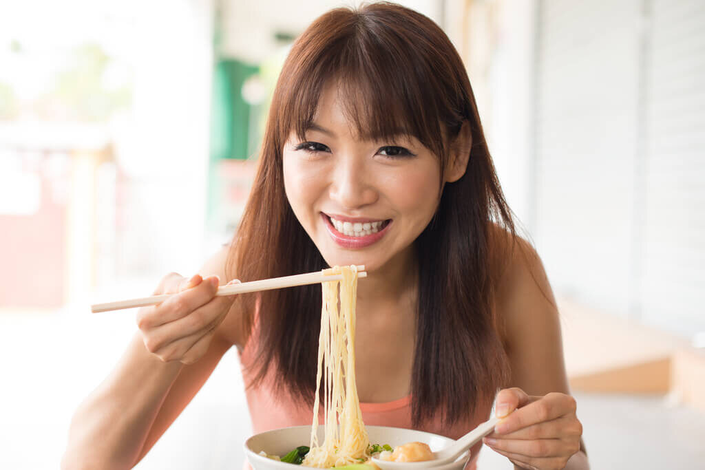 Источник: https://sakura.co/blog/japanese-chopsticks-10-mistakes-you-should-avoid © Terrell Wallin 