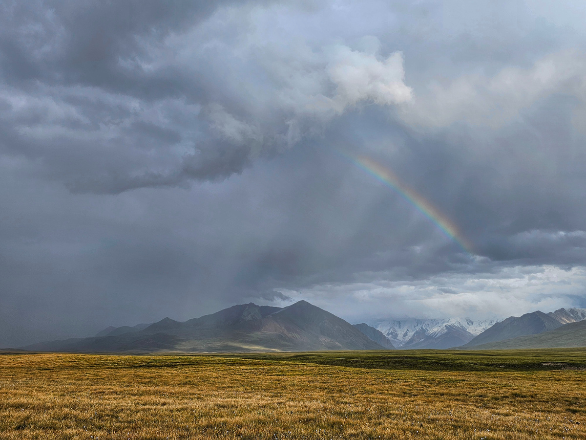 Хан -Тенгри закрыто облаками 