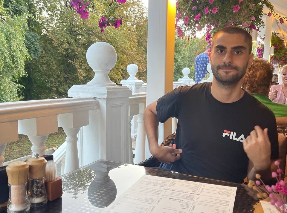 А вот  я на веранде 😅